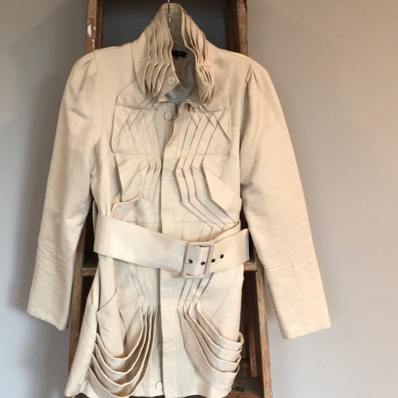 Ryu Jackets & Blazers - Very unique cream jacket